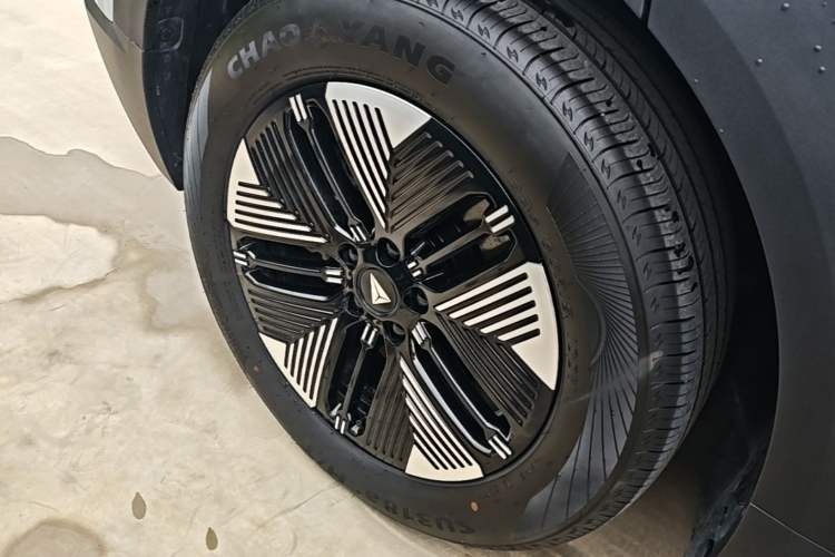 Used Deepal S05 2026 Model 520Max Pure Electric Edition Right Rear Wheel Hub