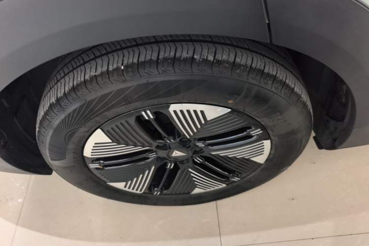 Used Deepal S05 2026 Model 520Plus Pure Electric Edition Right Rear Wheel Hub