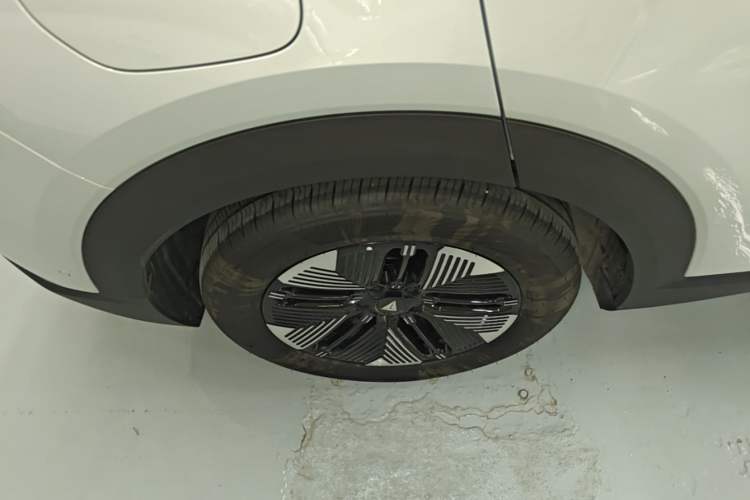 Used Deepal S05 2026 Model 520Max Pure Electric Edition Right Rear Wheel Hub