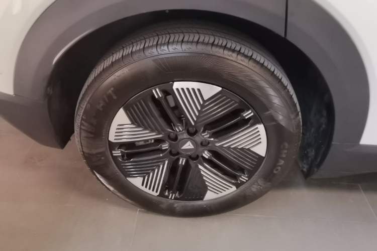 Used Deepal S05 2026 Model 520Max Pure Electric Edition Right Rear Wheel Hub