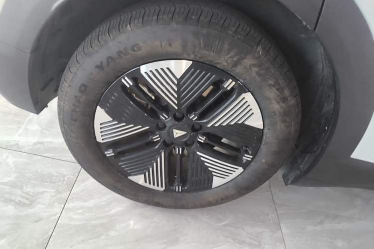 Used Deepal S05 2026 Model 520Max Pure Electric Edition Right Rear Wheel Hub