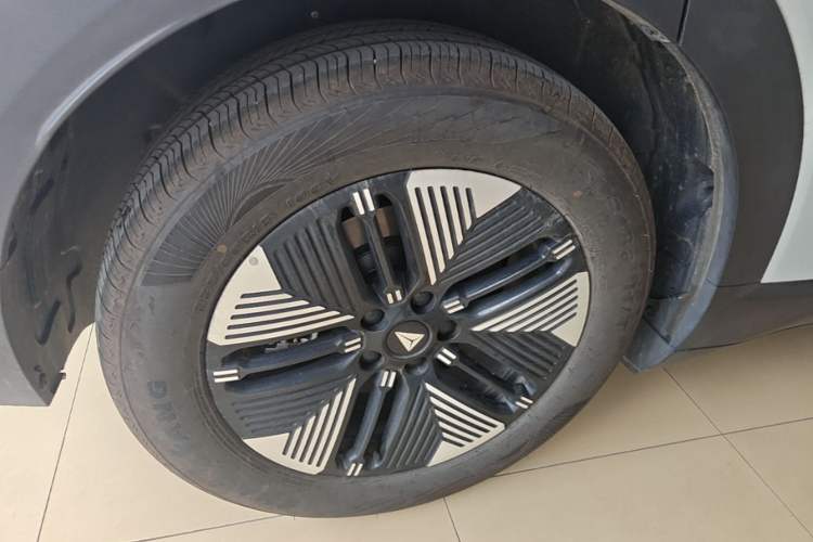 Used Deepal S05 2026 Model 520Plus Pure Electric Edition Right Rear Wheel Hub