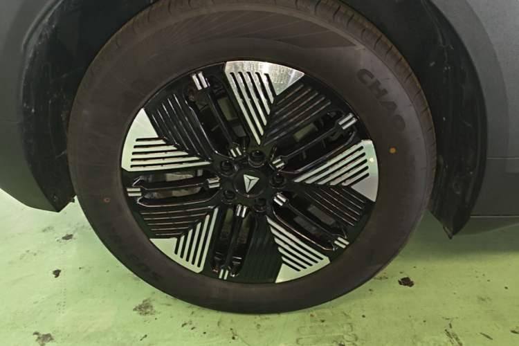 Used Deepal S05 2026 Model 620Plus Pure Electric Edition Right Rear Wheel Hub