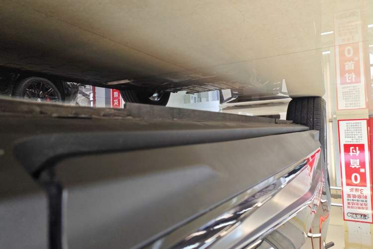 Used Deepal S07 2025 215Max Huawei Qiankun Intelligent Driving ADS SE Range-Extended Version Right Side Sill