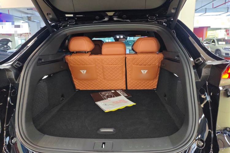 Used Deepal S07 2025 215Max Huawei Qiankun Intelligent Driving ADS SE Range-Extended Version Trunk