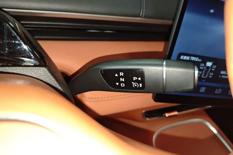 Used Deepal S07 2024 215Max Qiankun Intelligent Driving ADS SE Range-Extended Version Gear Lever