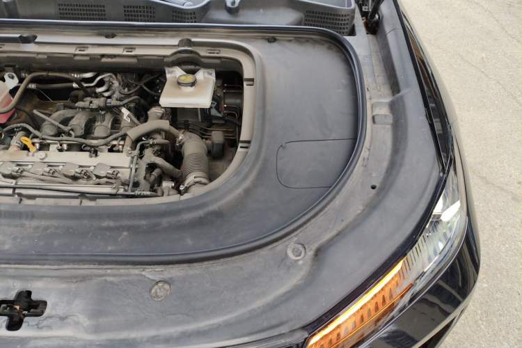 Used Deepal S07 2023 200Max Range-Extended Version Engine Bay Left