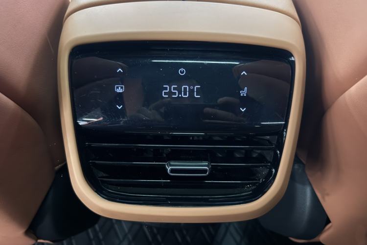 Used Deepal S07 2023 200Max Range-Extended Version Interior 7