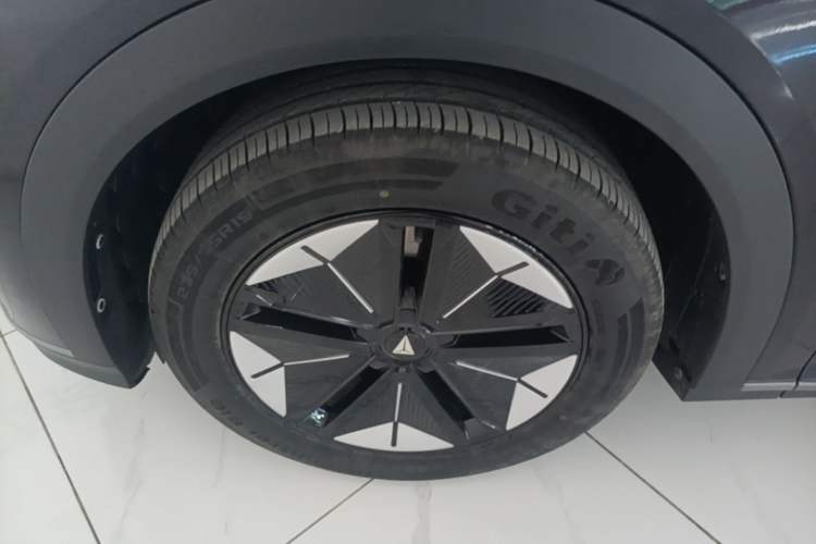 Used Deepal S07 2023 S7i 200Max Extended-Range Model Left Front Wheel Hub