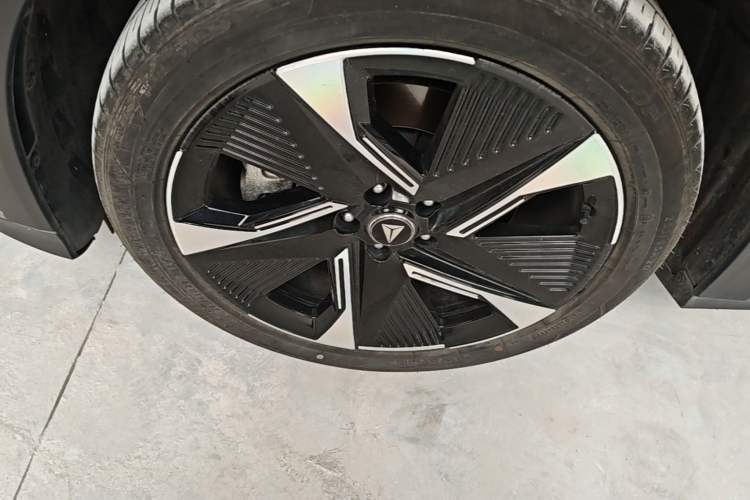 Used Deepal S07 2023 S7i 200Max Extended-Range Model Left Front Wheel Hub