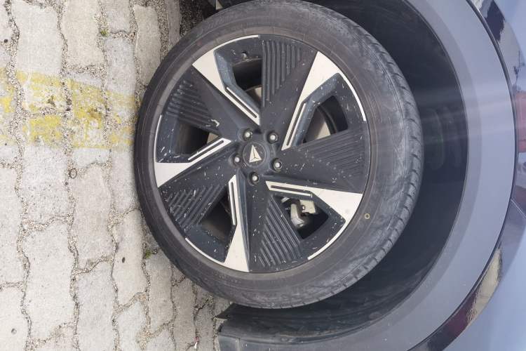 Used Deepal S07 2023 200Max Range-Extended Version Right Front Wheel Hub