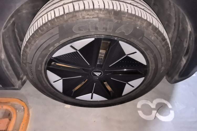 Used Deepal S07 2023 200Max Range-Extended Version Right Front Wheel Hub