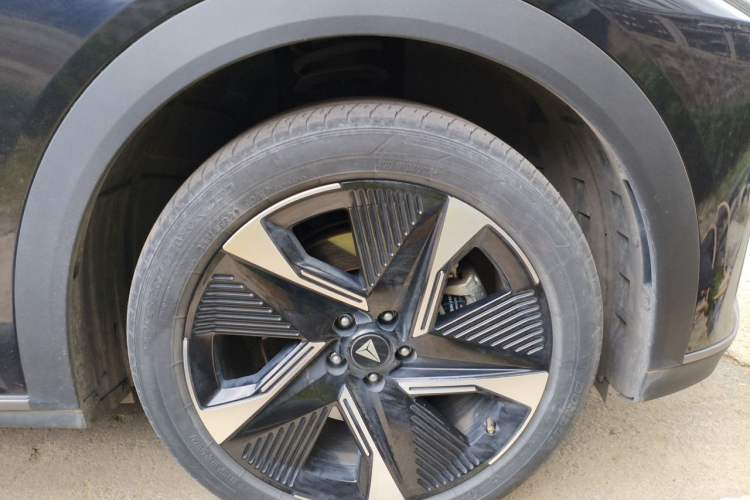 Used Deepal S07 2023 200Max Range-Extended Version Right Front Wheel Hub