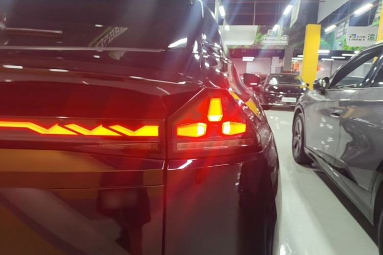 Used Deepal S07 2023 200Max Range-Extended Version Right Rear Taillight