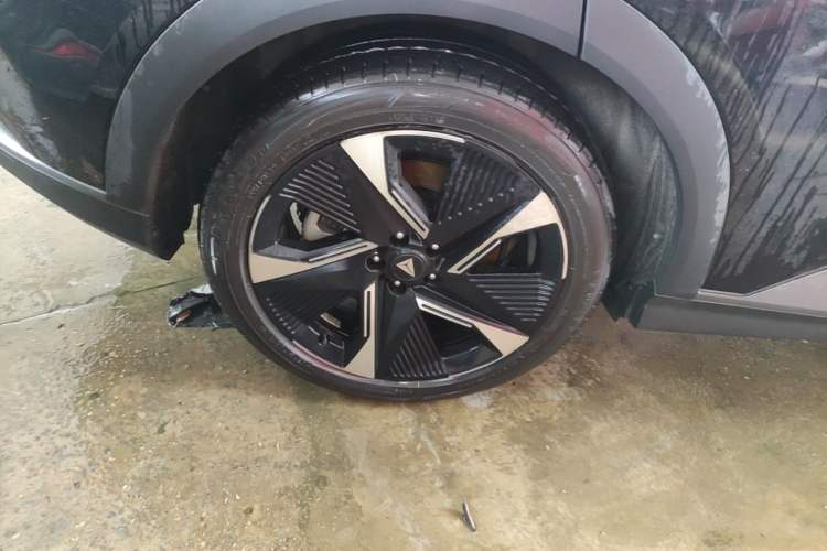 Used Deepal S07 2023 200Max Range-Extended Version Right Rear Wheel Hub