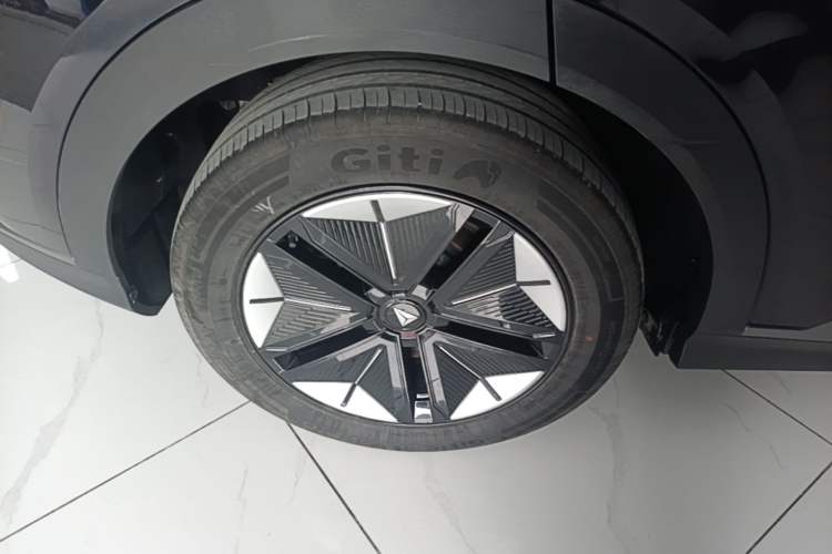 Used Deepal S07 2023 S7i 200Max Extended-Range Model Right Rear Wheel Hub