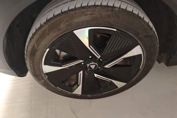 Used Deepal S07 2023 S7i 200Max Extended-Range Model Right Rear Wheel Hub