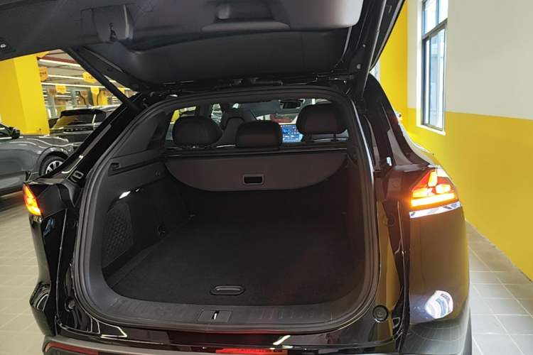 Used Deepal S07 2023 200Max Range-Extended Version Trunk
