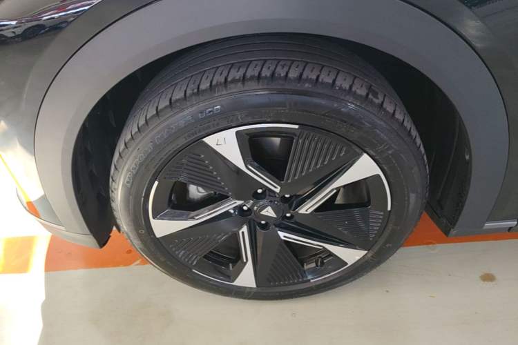 Used Deepal S07 2023 200Max Range-Extended Version Left Front Wheel Hub