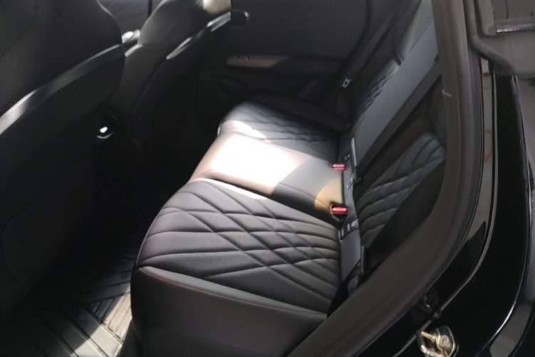 Used Deepal S07 2023 200Max Range-Extended Version Left Rear Seat