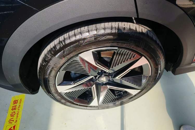 Used Deepal S07 2023 200Max Range-Extended Version Right Rear Wheel Hub