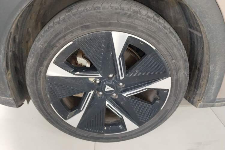 Used Deepal S07 2023 200Max Range-Extended Version Left Front Wheel Hub
