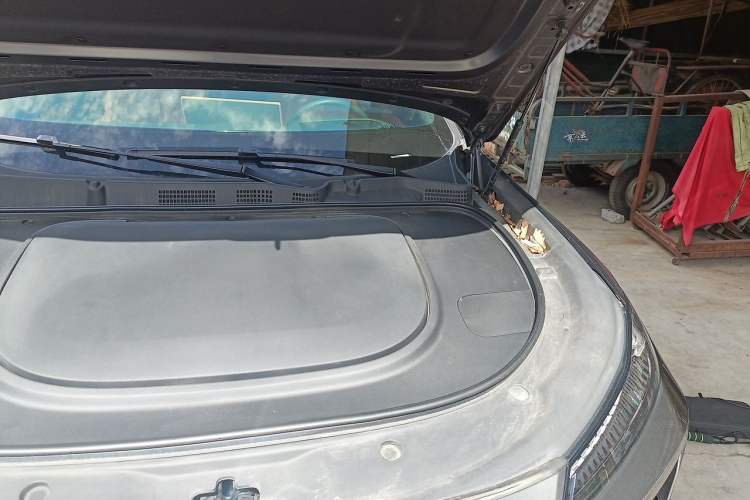 Used Deepal S07 2023 200Max Range-Extended Version Engine Bay Left