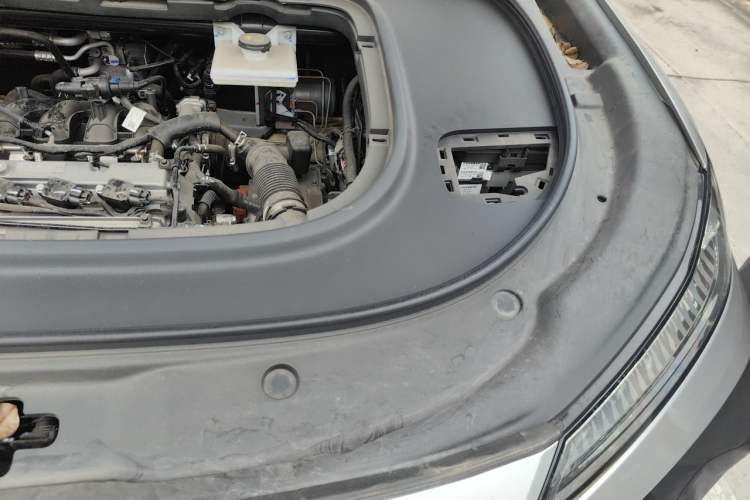 Used Deepal S07 2023 200Max Range-Extended Version Engine Bay Left