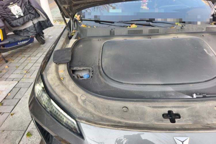 Used Deepal S07 2023 200Max Range-Extended Version Engine Bay Right