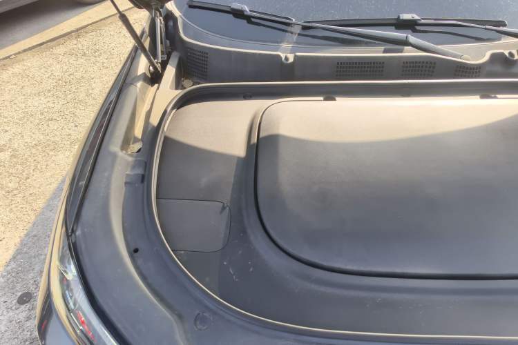 Used Deepal S07 2023 200Max Range-Extended Version Engine Bay Right