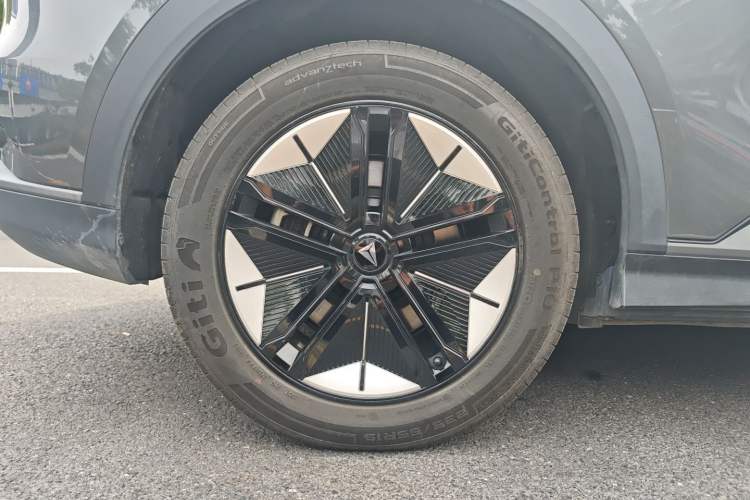 Used Deepal S07 2023 200Max Range-Extended Version Exterior 4