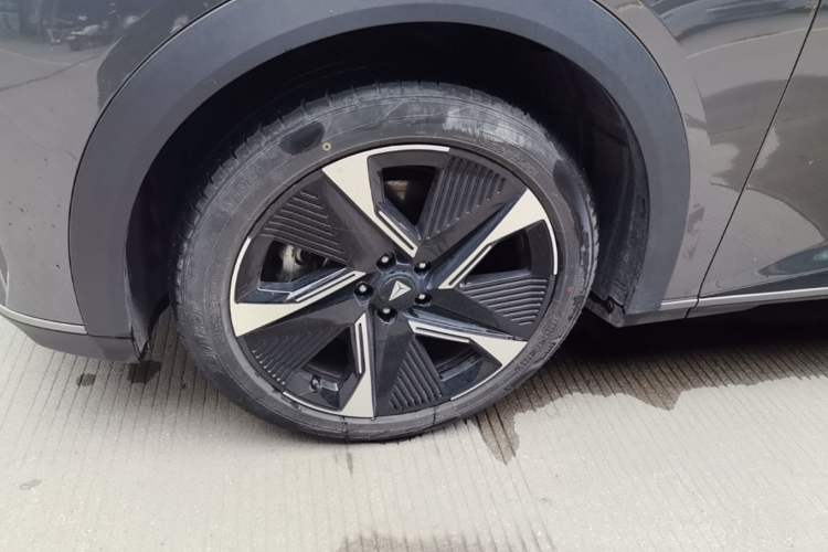Used Deepal S07 2023 200Max Range-Extended Version Left Front Wheel Hub