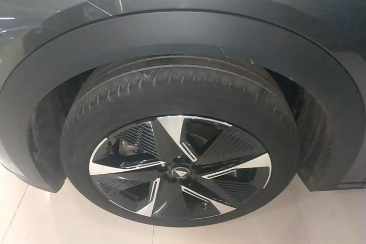Used Deepal S07 2023 200Max Range-Extended Version Left Front Wheel Hub