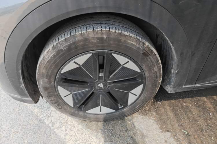 Used Deepal S07 2023 520Max Pure Electric Version Left Front Wheel Hub