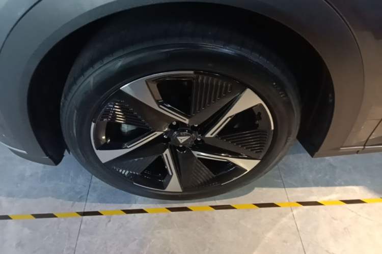 Used Deepal S07 2023 200Max Range-Extended Version Left Front Wheel Hub