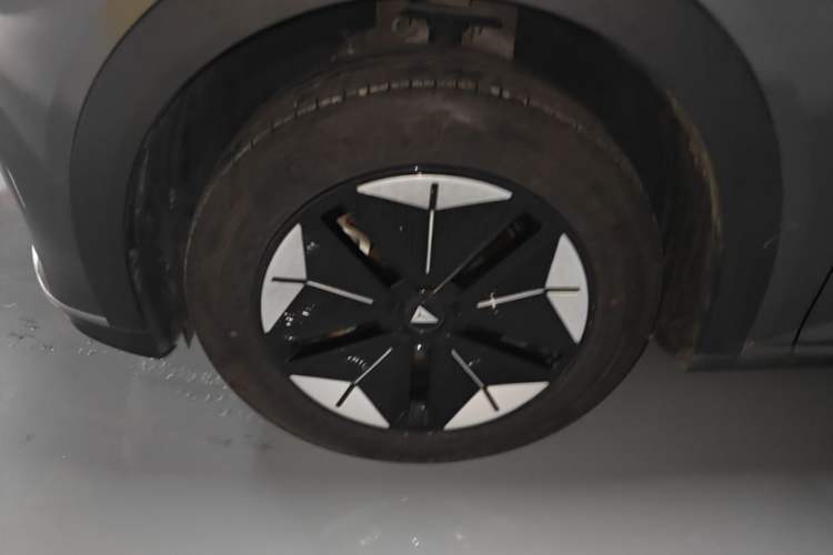 Used Deepal S07 2023 121Max Range-Extended Version Left Front Wheel Hub