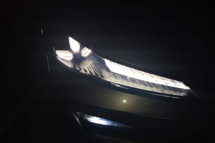 Used Deepal S07 2023 520Max Pure Electric Version Right Front Headlight