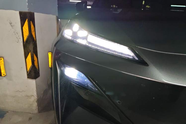 Used Deepal S07 2023 520Max Pure Electric Version Right Front Headlight
