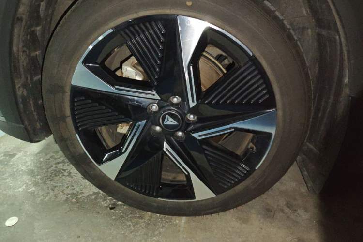 Used Deepal S07 2023 520Max Pure Electric Version Right Front Wheel Hub