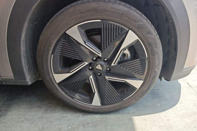 Used Deepal S07 2023 200Max Range-Extended Version Right Front Wheel Hub