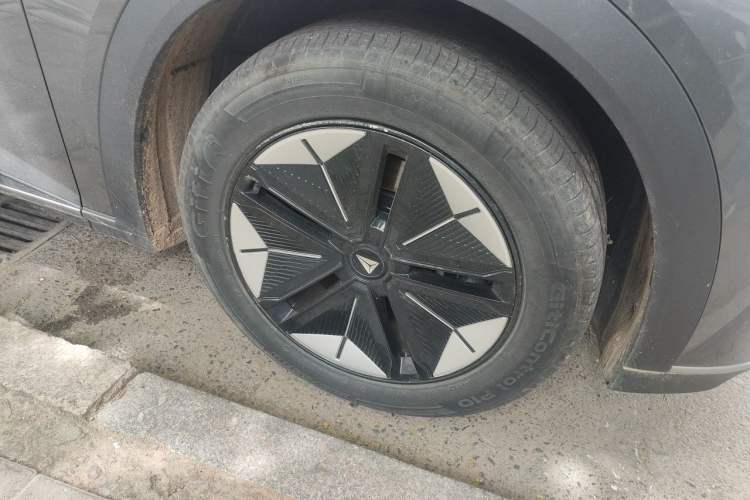 Used Deepal S07 2023 200Max Range-Extended Version Right Front Wheel Hub