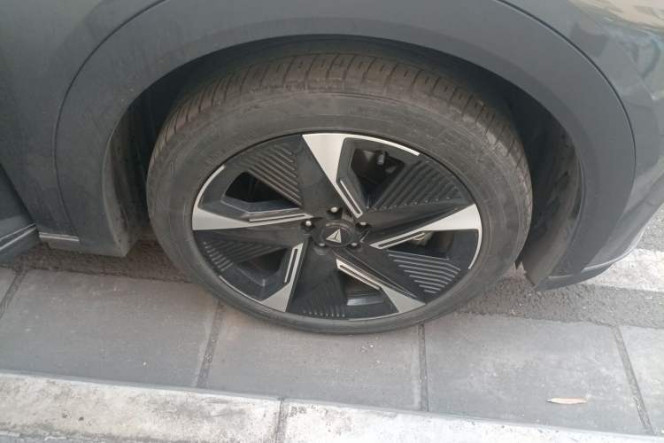 Used Deepal S07 2023 200Max Range-Extended Version Right Front Wheel Hub