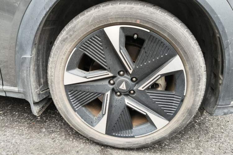 Used Deepal S07 2023 S7i 200Max Extended-Range Model Right Front Wheel Hub