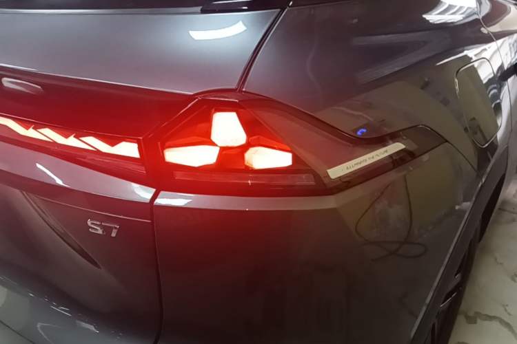 Used Deepal S07 2023 200Max Range-Extended Version Right Rear Taillight