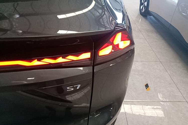 Used Deepal S07 2023 200Max Range-Extended Version Right Rear Taillight