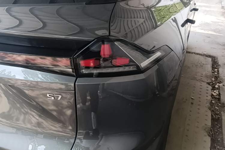Used Deepal S07 2023 520Max Pure Electric Version Right Rear Taillight