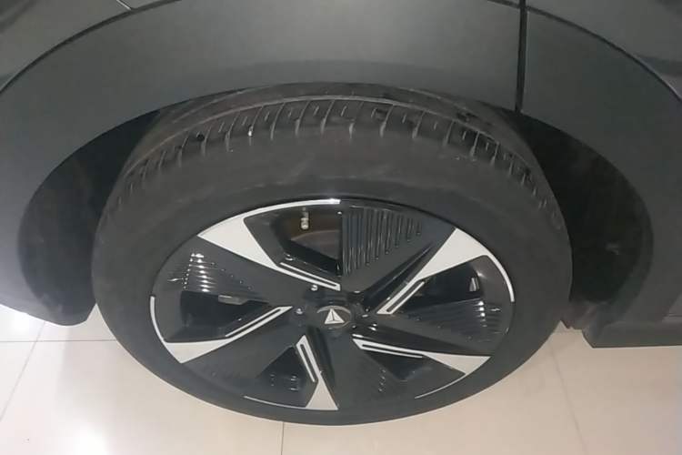 Used Deepal S07 2023 200Max Range-Extended Version Right Rear Wheel Hub