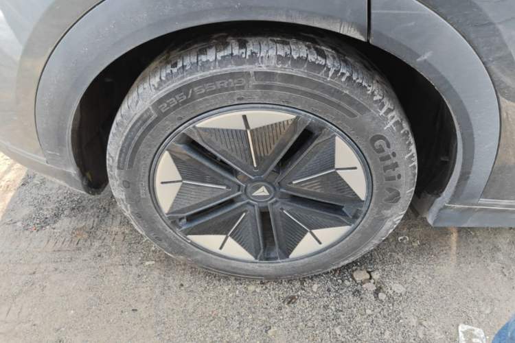 Used Deepal S07 2023 520Max Pure Electric Version Right Rear Wheel Hub