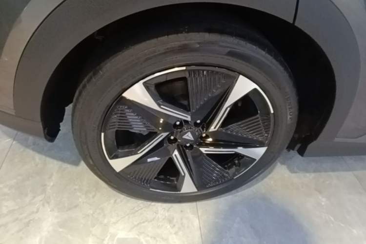 Used Deepal S07 2023 200Max Range-Extended Version Right Rear Wheel Hub