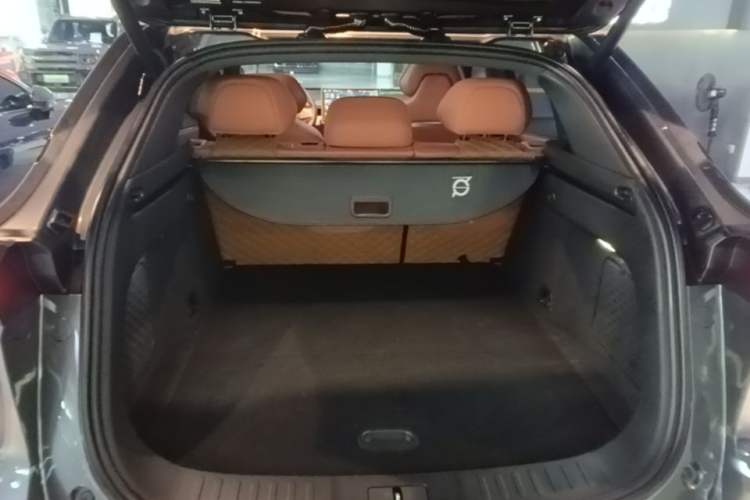 Used Deepal S07 2023 200Max Range-Extended Version Trunk